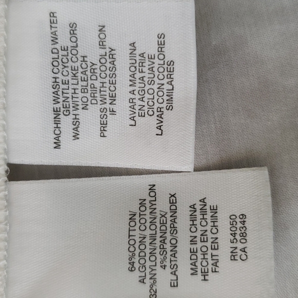 White Ruffled Sleeveless Jones New York Petite Small Stretch Blouse - Picture 6 of 6